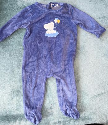 Pyjama taille 6 mois en bonne états