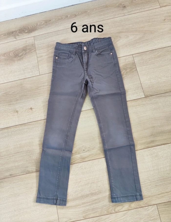 Pantalon gris 6 ans