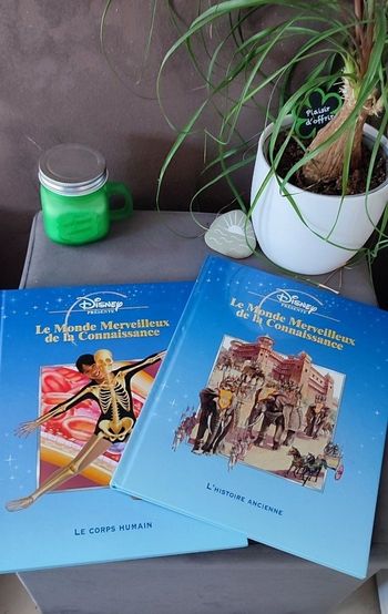 2 livres Disney Présente : L'histoire ancienne et le corps humain