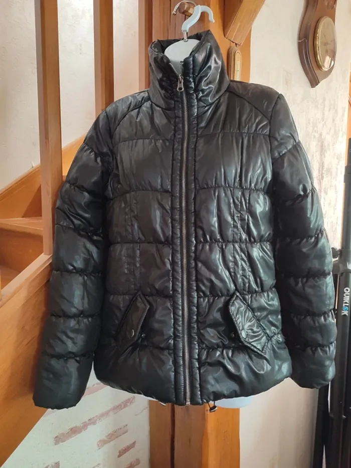 Manteau noir Ici et Maintenant