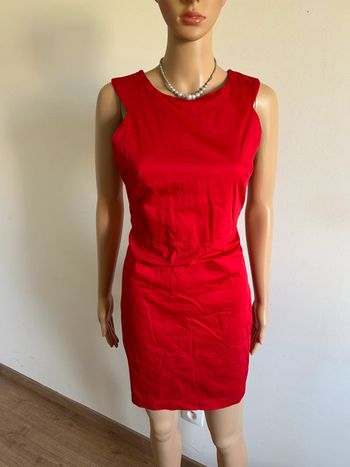 Robe rouge sans manches Rinascimento taille M TBE