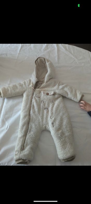 Manteau neuf 9 mois