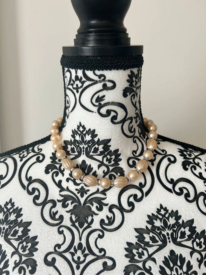 Joli collier en perles roses doré et argenté