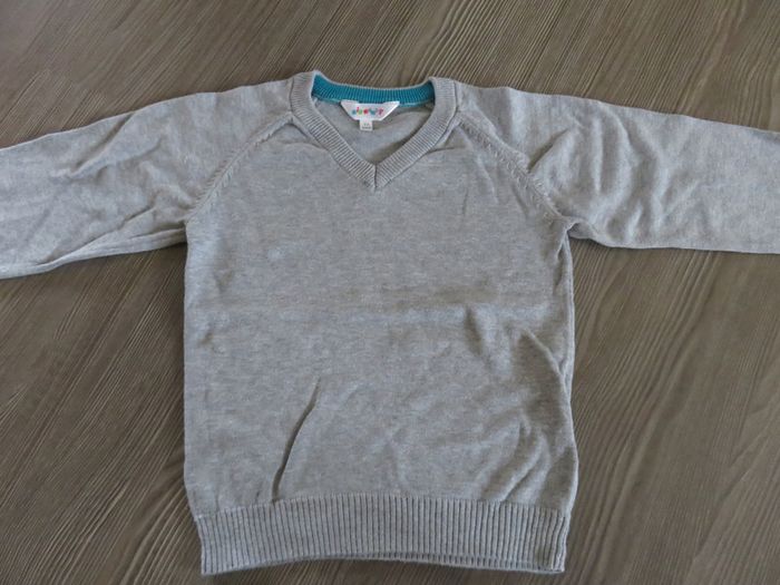 pull col V 'kiabi' gris
