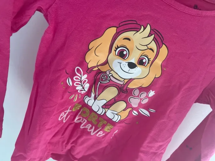 Très joli t-shirt hiver fille 8 ans - photo numéro 2