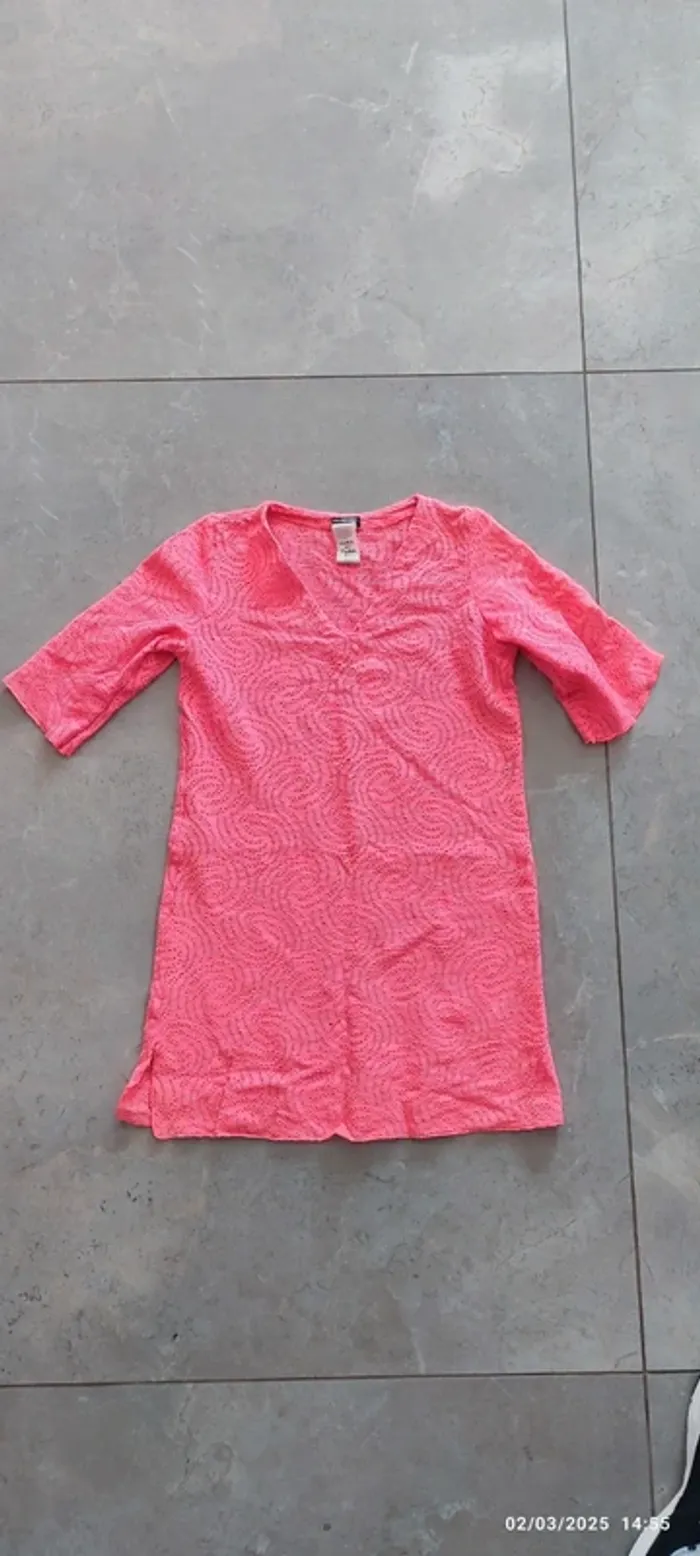 Tunique ajourée rose fluo