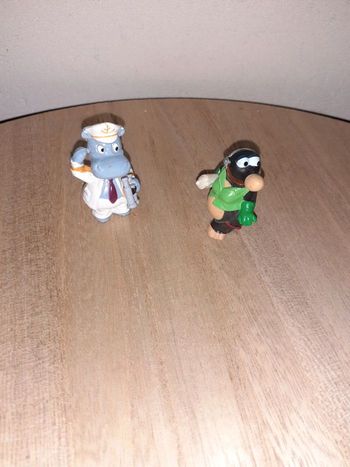 Lot de 2 figurines Kinder