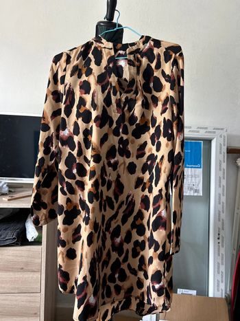 Robe fluide imprimée style léopard