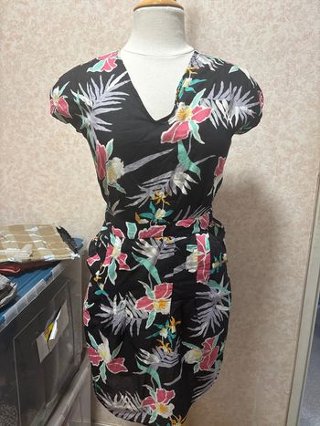 Magnifique robe colorée taille 36 marque stüssy