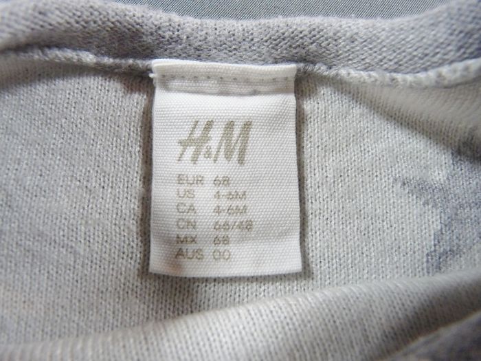 Pull tricot gris blanc étoiles H&M 4 – 6 mois 68 cm fille - photo numéro 3