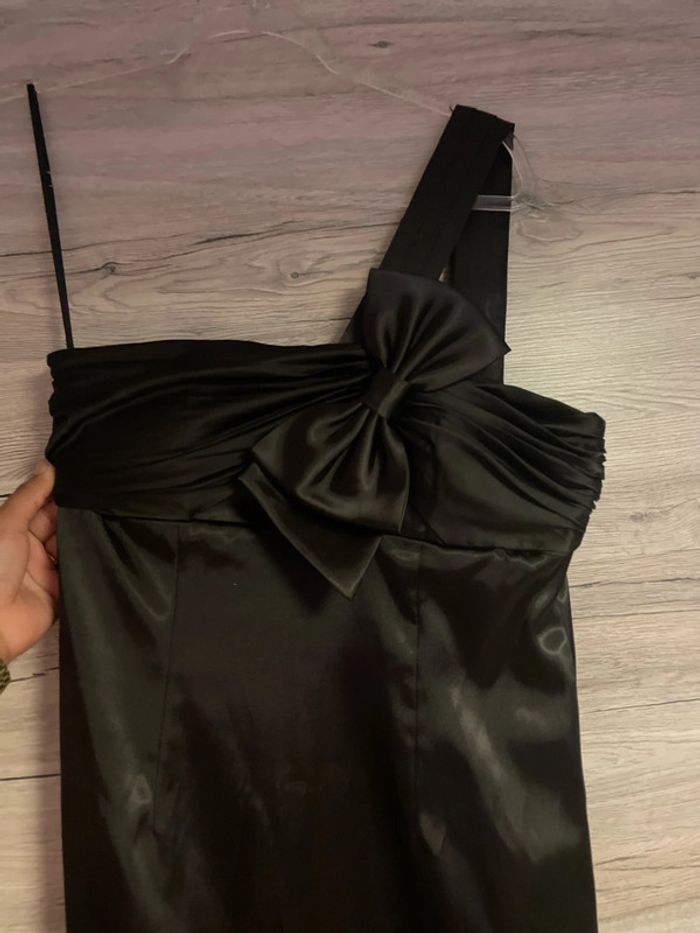 Robe noir satin - photo numéro 2