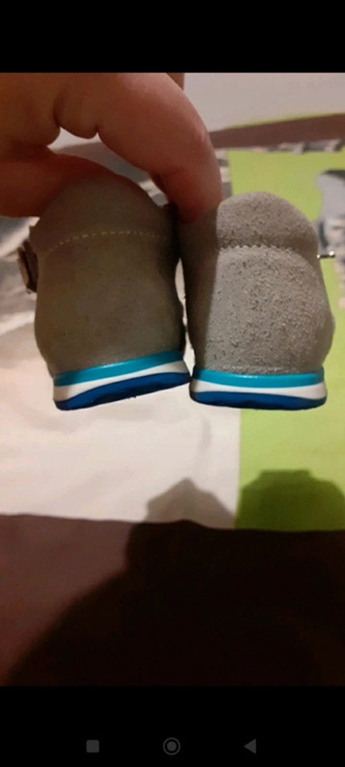 Sandales pointure 19 - photo numéro 3