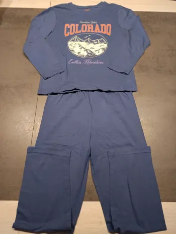 Vends ensemble pyjamas 2 pièces fin Primark 8-9 ans .