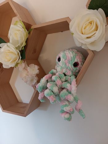 Peluche Meduse tricolore au crochet