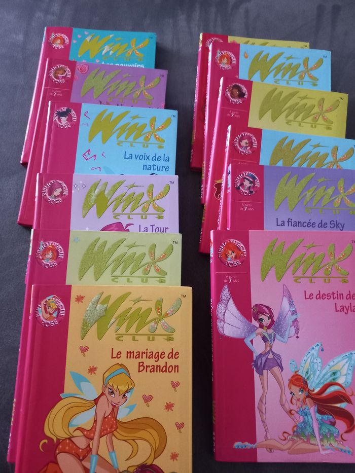 Lot 12 livres bibliotheque rose winx