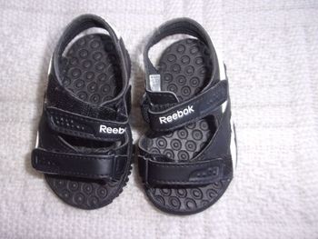 nu pieds Reebok pointure 19/20