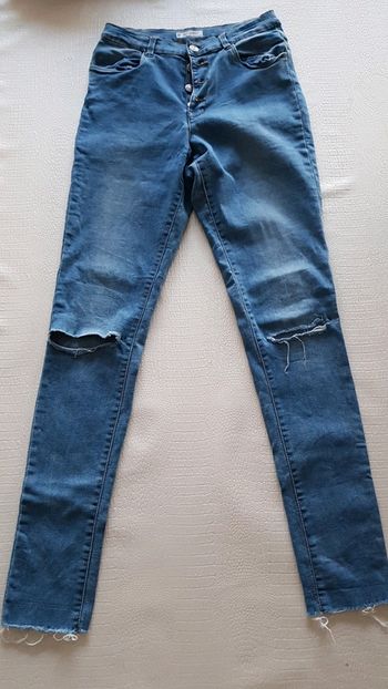Jeans slim troué, bas effiloché taille 38