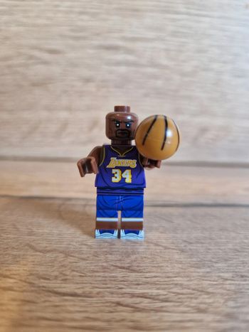 Figurine type lego Joueur de Basket O'neil
