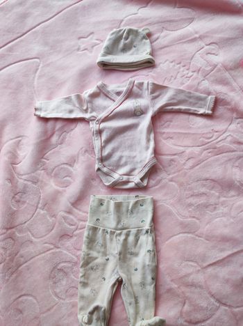 Ensemble 3 pièces  fille 1 mois