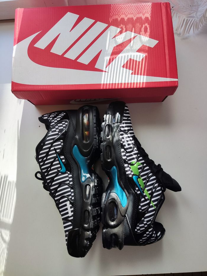Baskets Nike air max plus TN taille 42 - photo numéro 2