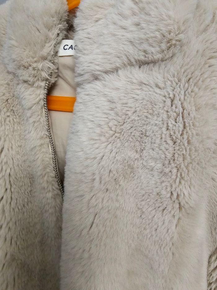 Manteau fausse fourrure
