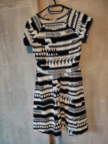 Très belle petite robe imprimée
