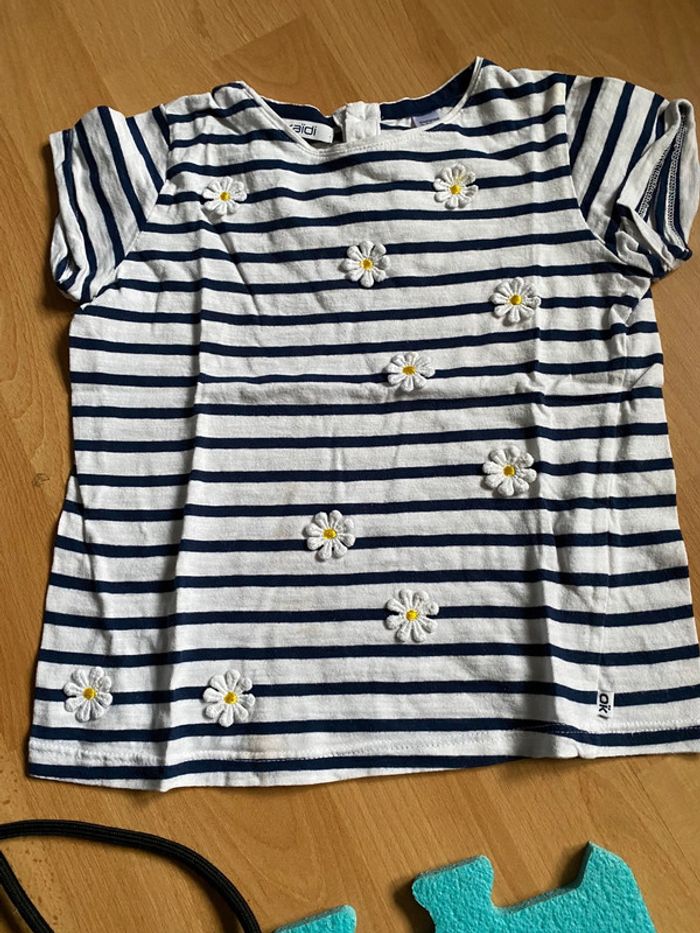 T-Shirt rayé Okaidi Taille 116 = 6 ans