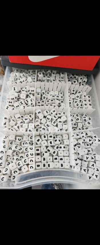 Lettre silicone 12mm attache tetine