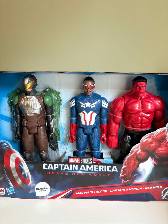 Captain Amrerica 3 figurines 29cm neuf - photo numéro 2