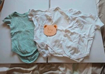 Lot de 4 bodies 3 mois