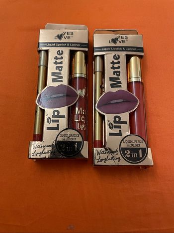 Lot de stylo et rouge à lèvre mat