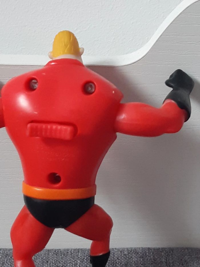 Lot de 2 figurines Disney / Pixar McDonald's Les Indestructibles - photo numéro 10