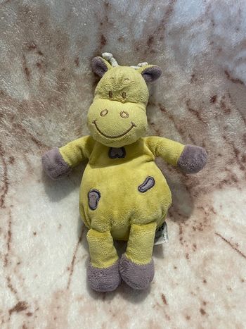 Doudou peluche vache girafe jaune coeur violet Influx