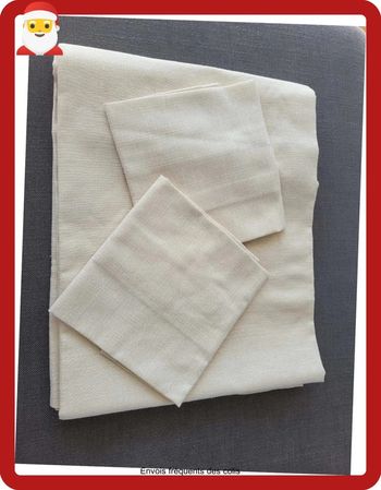 Nappe crème et doré avec 2 serviettes de table NEUF