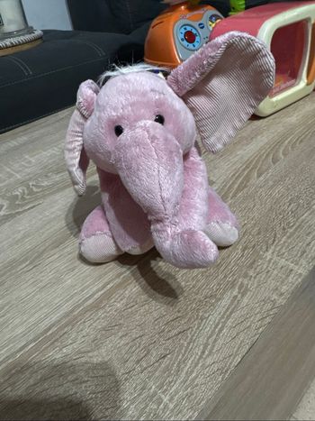 Peluche éléphant rose