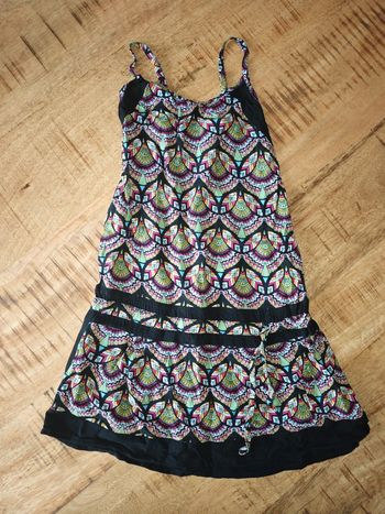 Très jolie robe fluide légère 4 ans