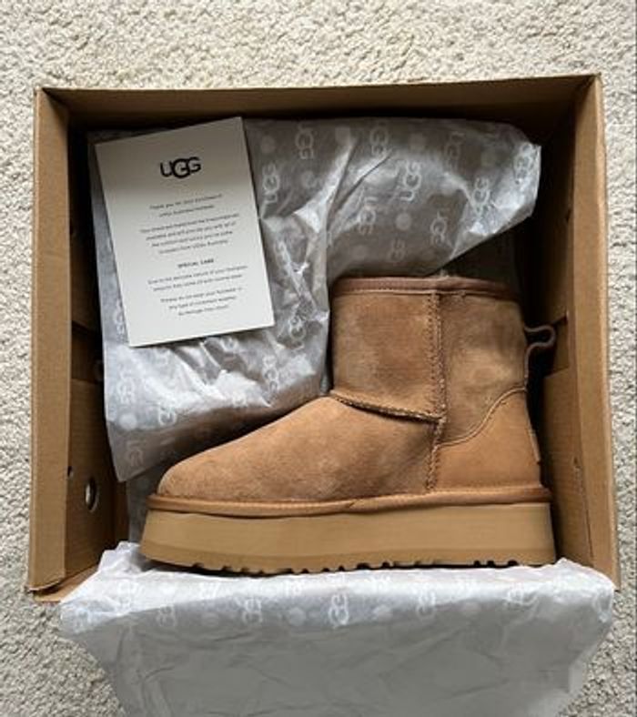 Bottines UGG Classic Mini Platform - Taille 37 - Neuves - photo numéro 8