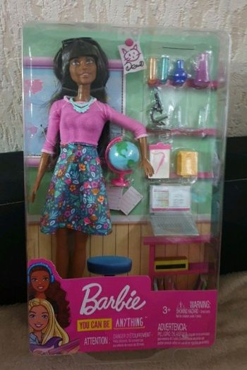 Barbie maîtresse d'école