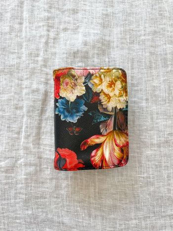 Porte cartes noir à fleurs