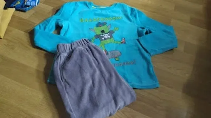 pyjama garçon 8 ans (velours)