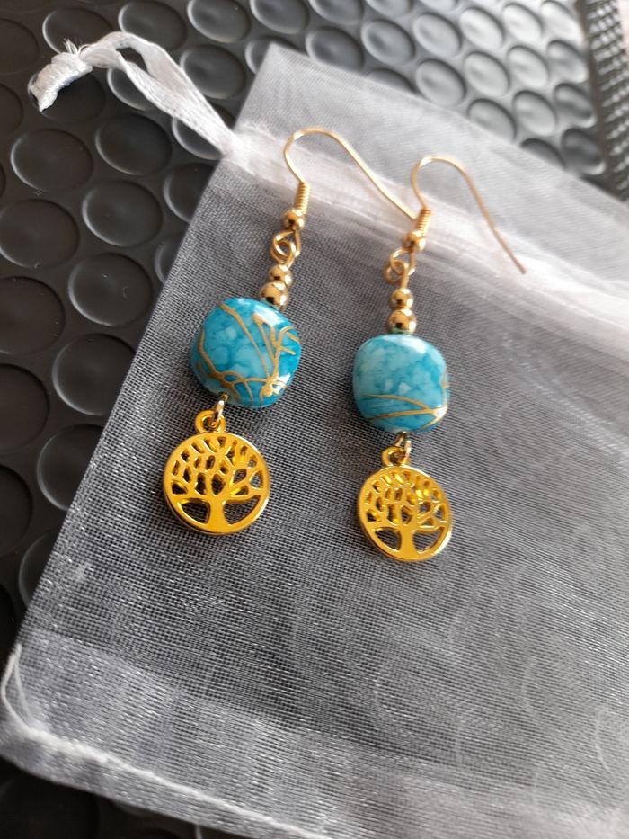 Boucles d'oreilles bleues et arbre de vie doré - photo numéro 2
