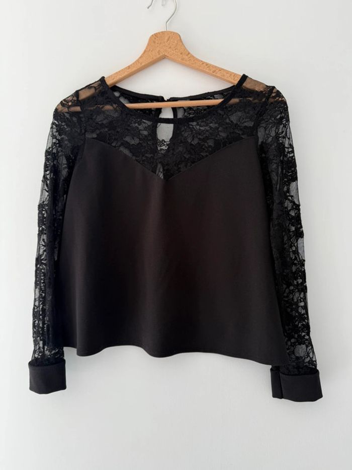 Blouse noire à dentelle taille s en très bon état - photo numéro 2