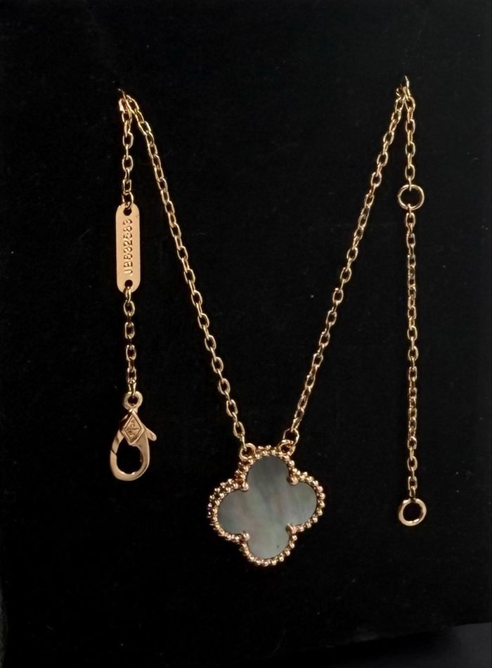 Collier trèfle nacre grise plaqué or rose - photo numéro 4