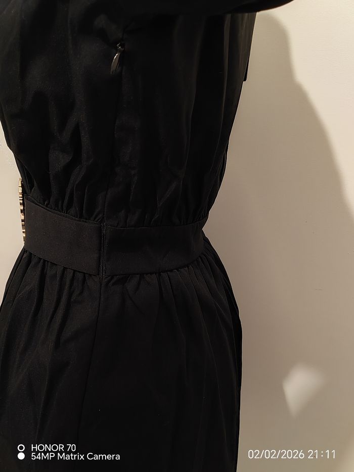 Robe décolletée - photo numéro 7