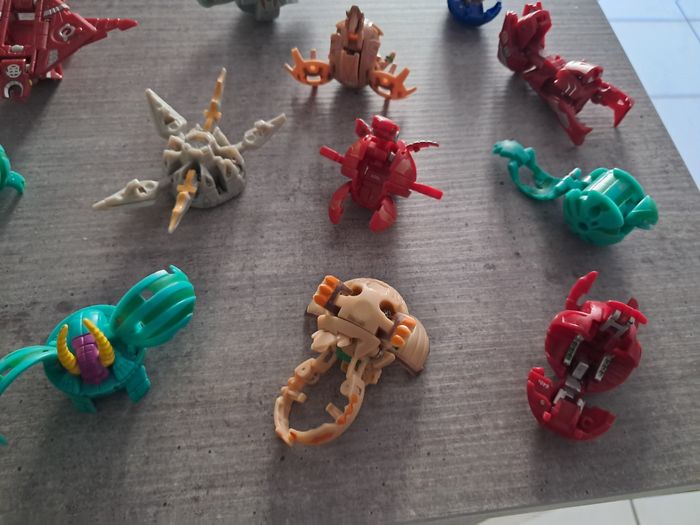 Lot de 16 bakugan - photo numéro 2
