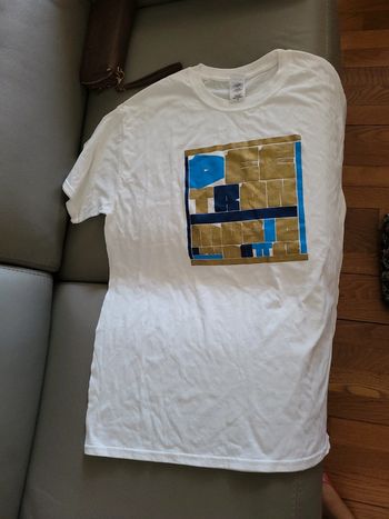 T-shirt Dee Tran music over matter