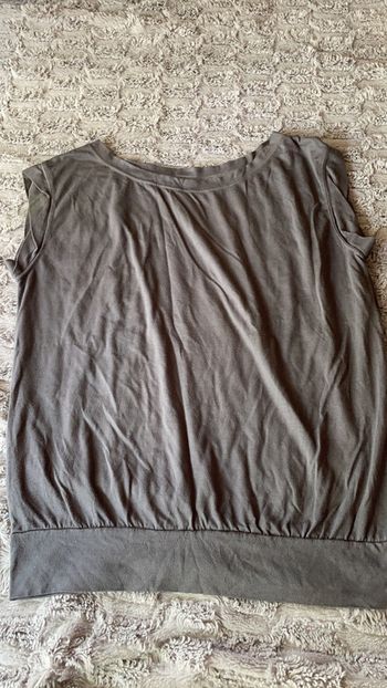 Haut Beneton gris taille M