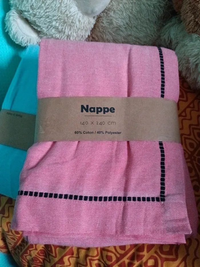 2 Nappes 140 x 240 couleur saumon et bleu