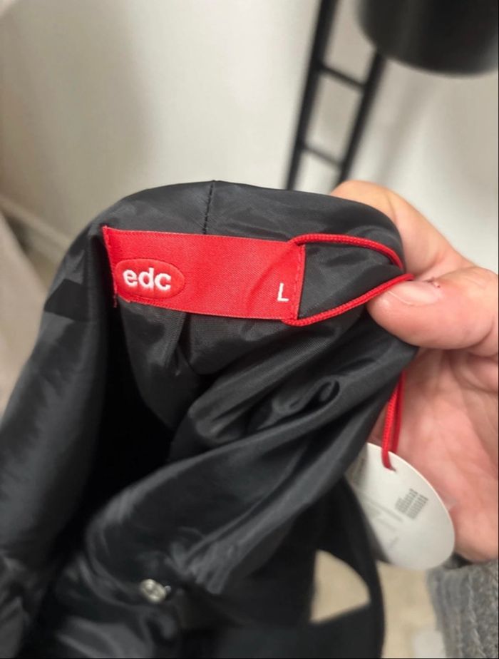 Robe noire neuve - photo numéro 8