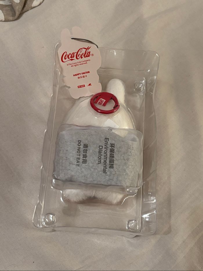 Labubu Popmart Coca Cola - photo numéro 2